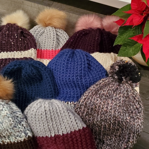 Hand knit hats - Picture 3 of 8